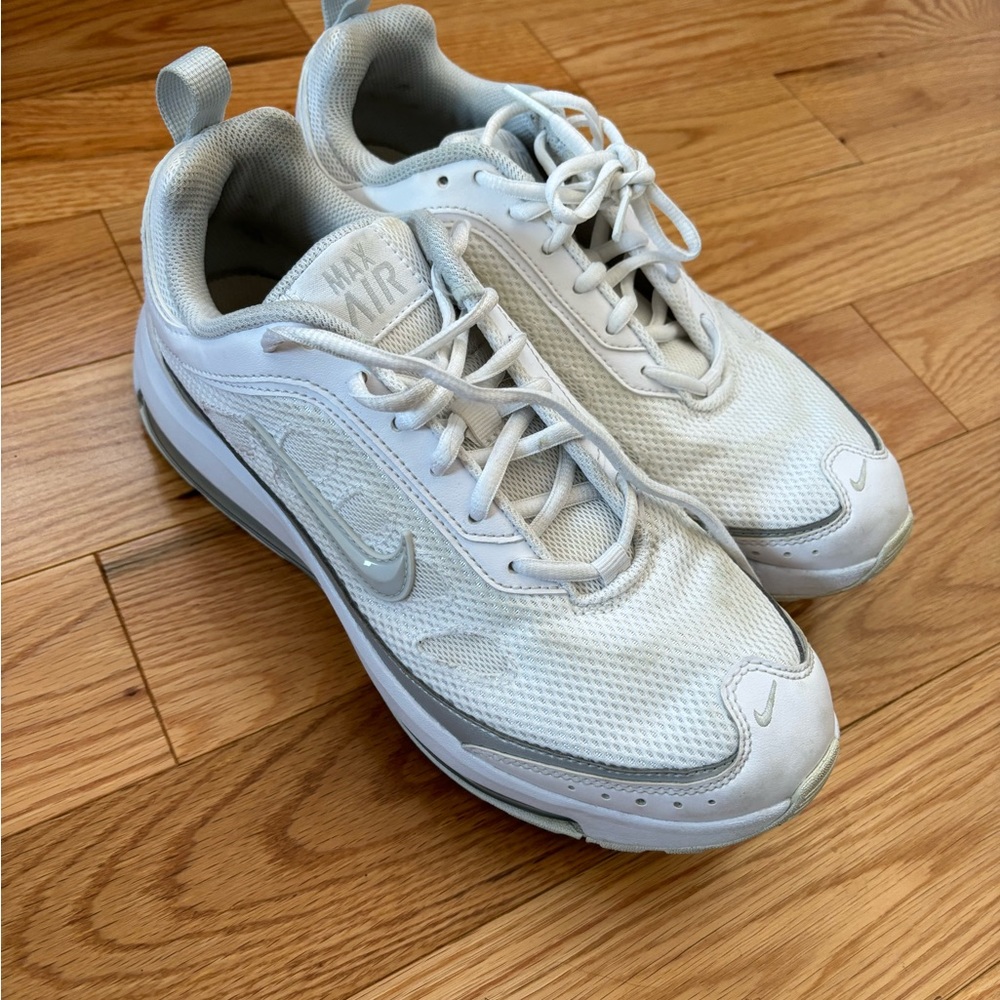 Women’s Nike air max
